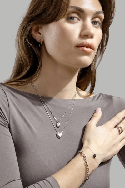 Kolczyk Heart's Embrace - Silver Plated