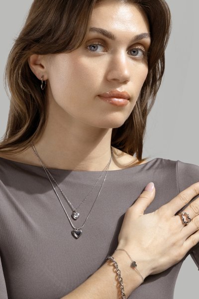 Kolczyk Heart's Embrace - Silver Plated