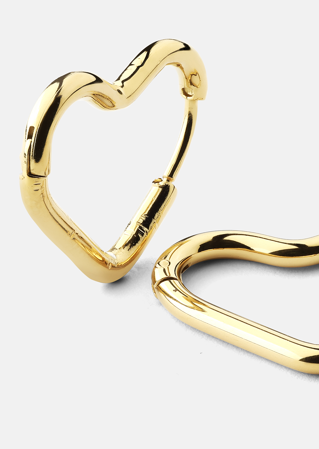 Kolczyk Heart's Embrace - 18k Pozłacany